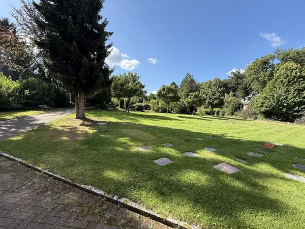 Friedhof in Sinstorf – Ruhige Gedenkstätte im Hamburger Süden